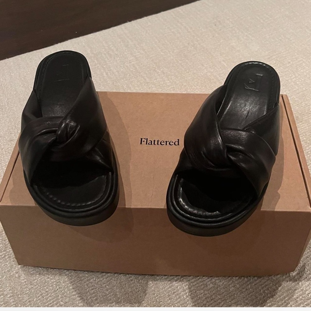 FLATTERED Black Leather Henny Platform Sandals 🖤